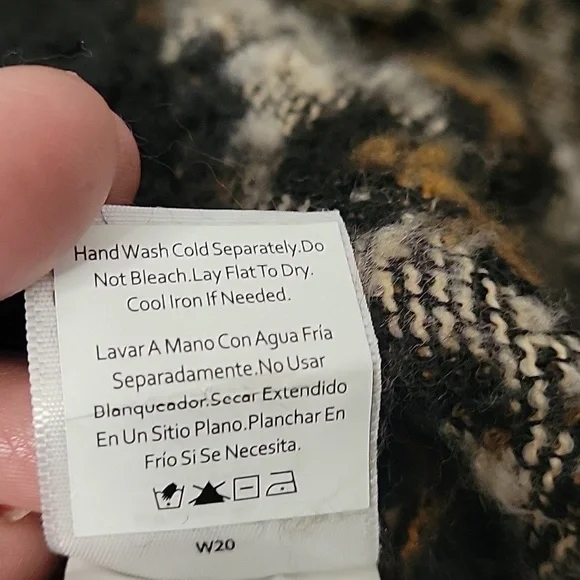 Leopard Print Poncho with Black Fringe - Picture 7 of 7